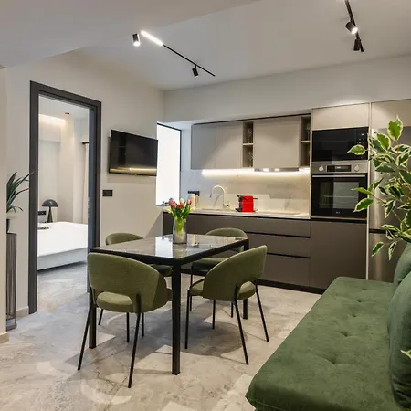 Unique Pham Homes Apartmán *